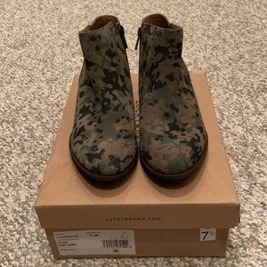 Lucky Brand Olive Camo Booties women’s size 7.5